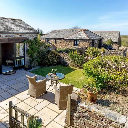 1 Bed In Widemouth Bay 81124